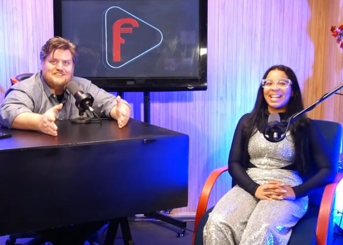 Aos 13 anos, Bianca Frazão abre o jogo no Faladoria sobre carreira, lei Felca e os desafios de ser artista na era digital